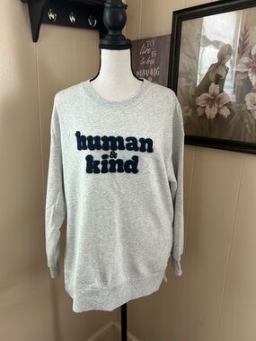 Old Navy Light Gray Crewneck Sweatshirt with Navy Tag